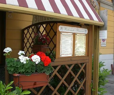 Hotel Susa Отель